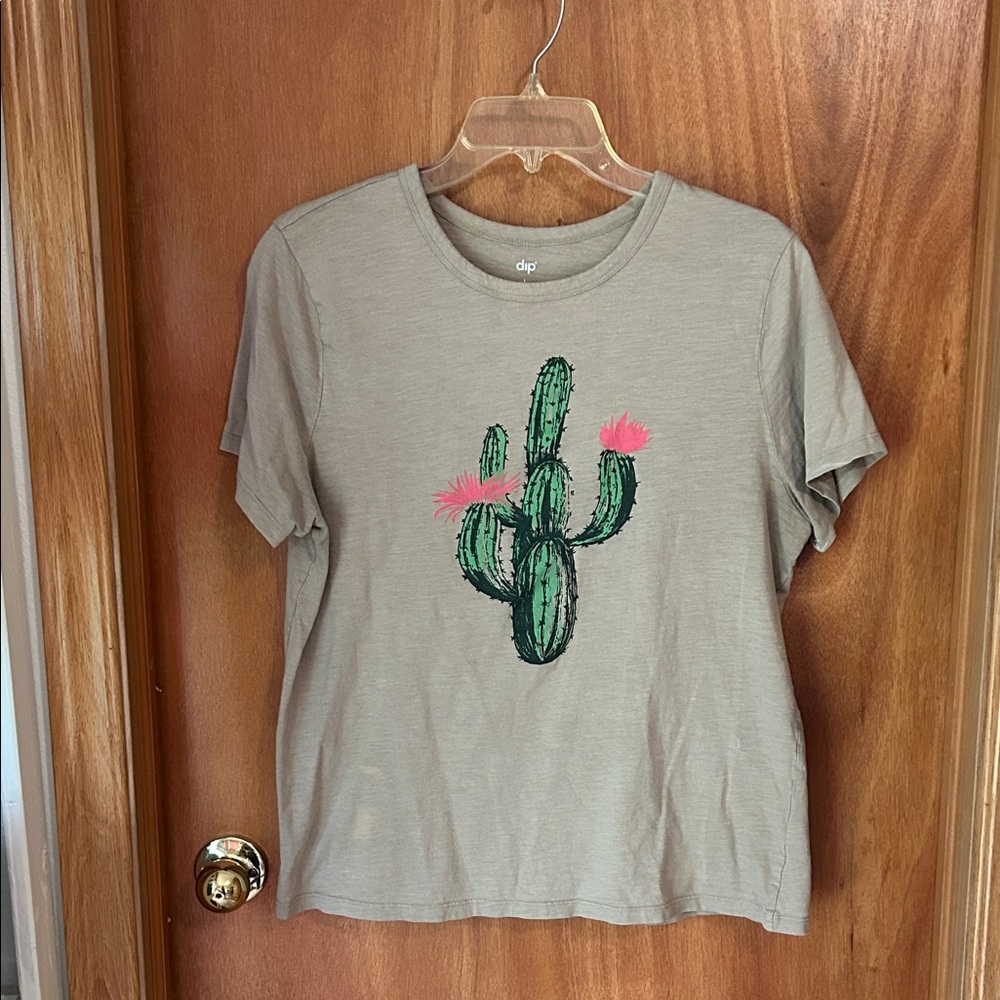 Dip Green Cactus Graphic Tee size large